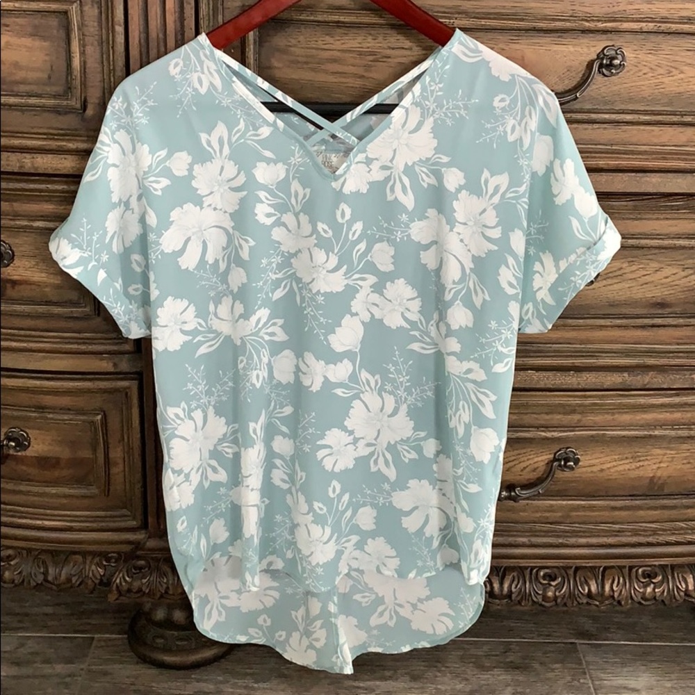 Cute flowy Top